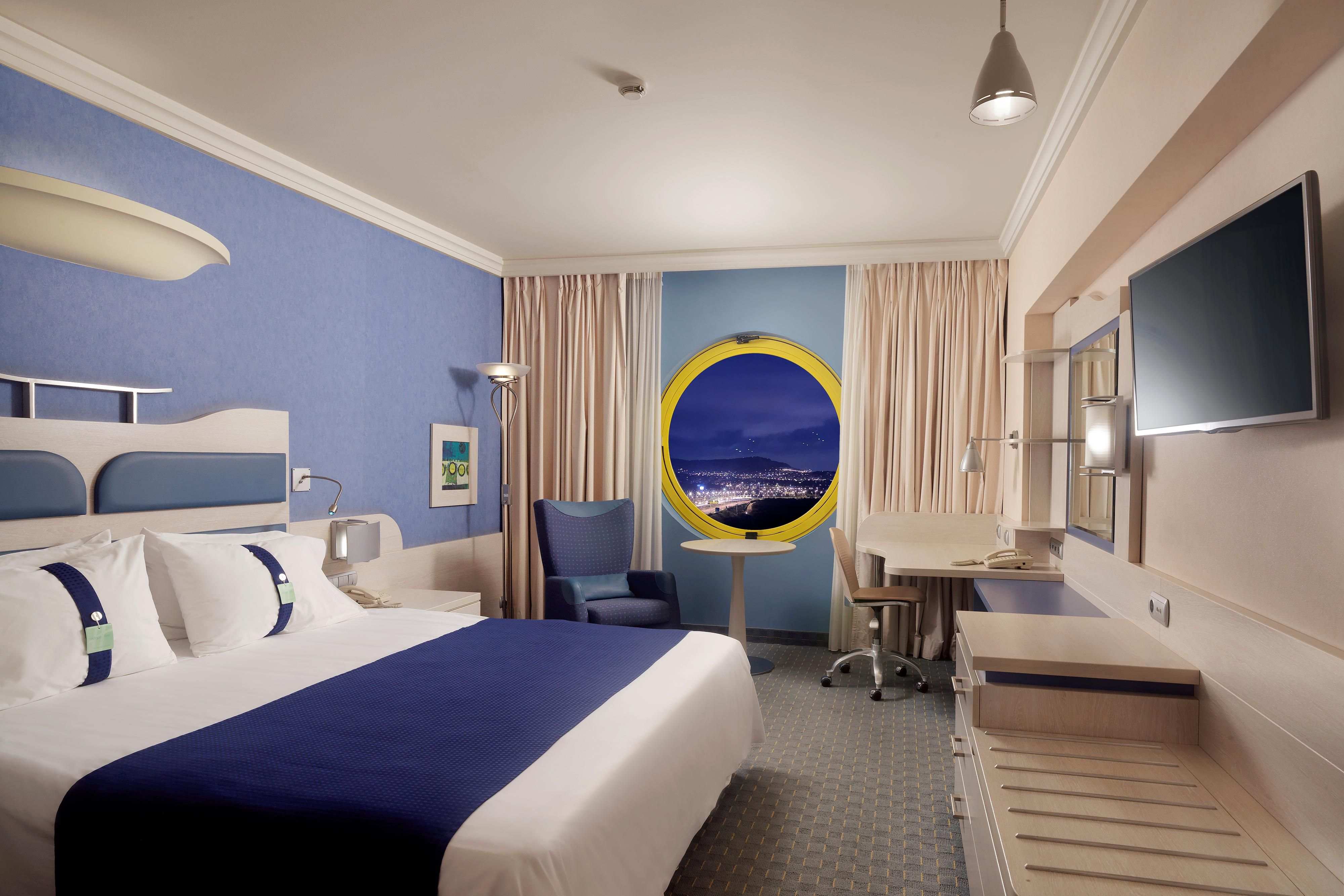 Holiday Inn