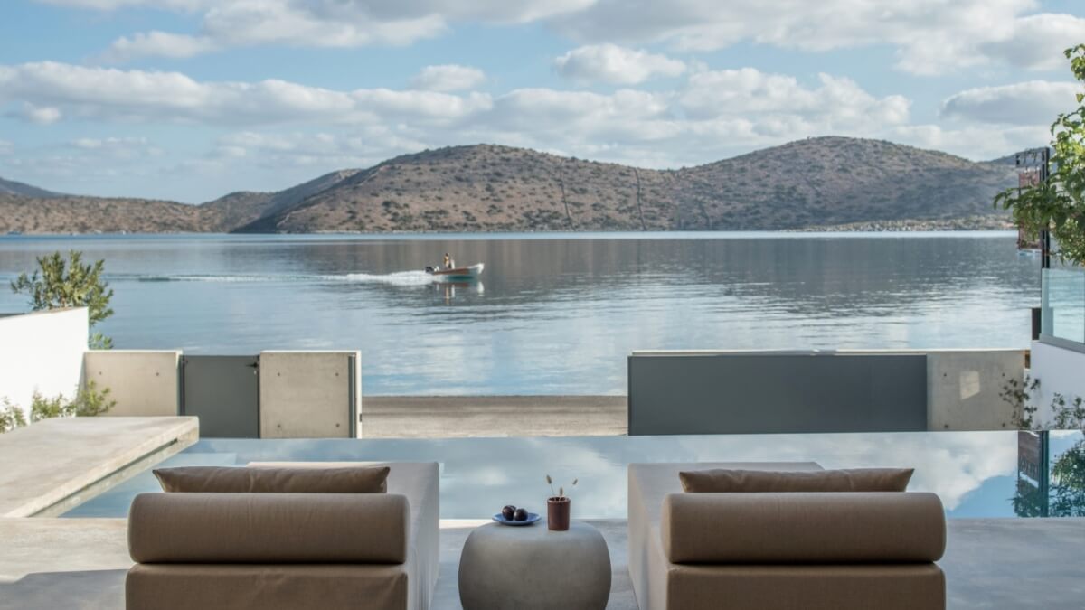Villa Mimaze | Ο ορισμός του Minimalist Living στην ακτή της Ελούντας